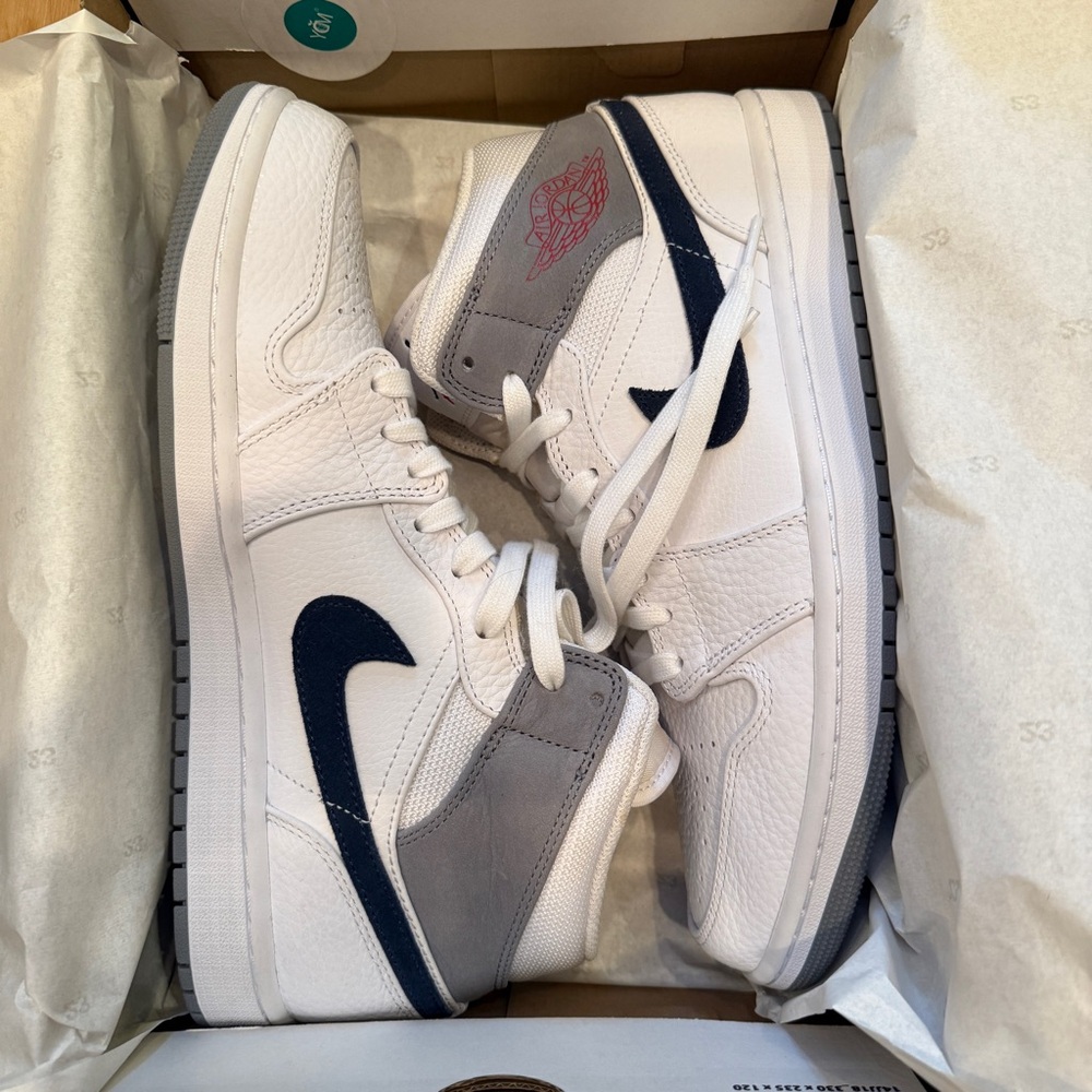 Nike Air Jordan 1 Mid “Paris” White Midnight Navy Men’s Size 10.5 NIB DR8038-100